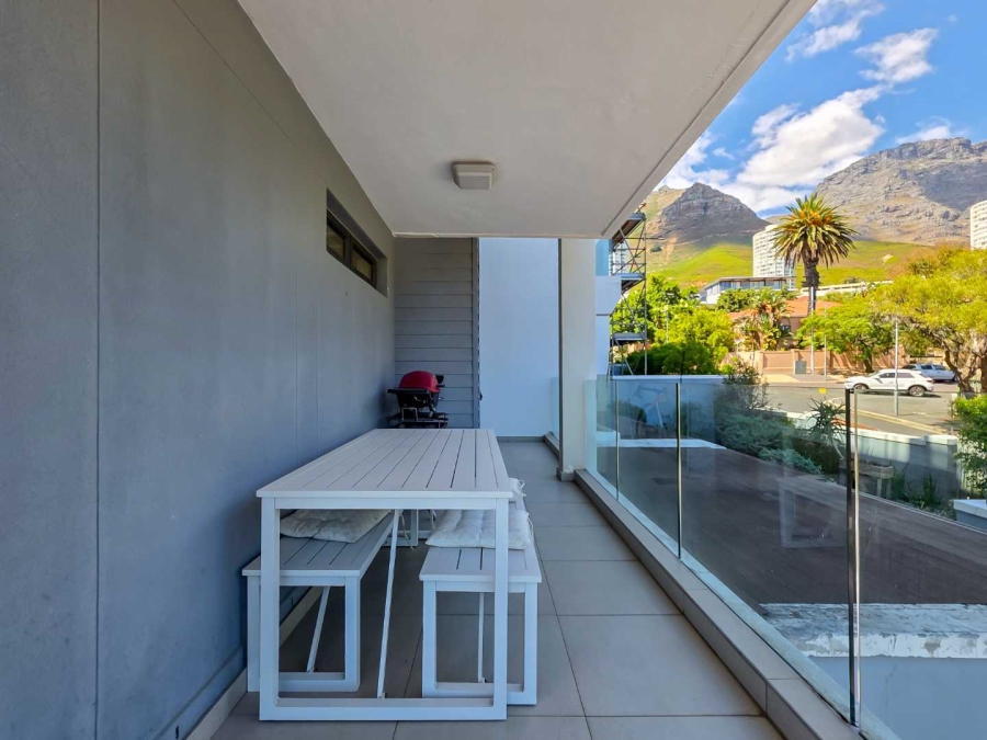 2 Bedroom Property for Sale in Vredehoek Western Cape